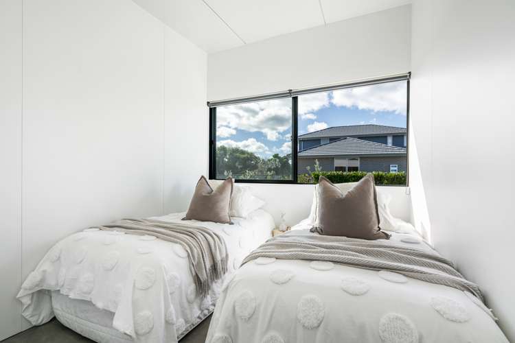 19 Finch Street One Tree Point_11