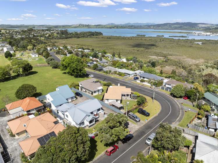 9 Raumati Crescent Onerahi_16