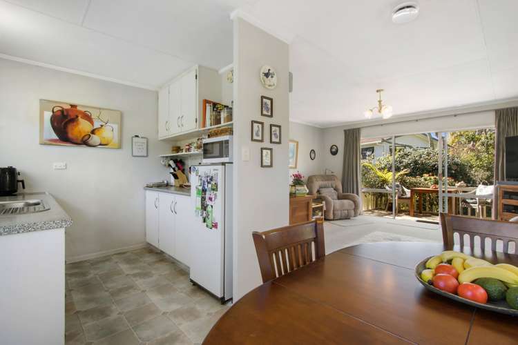 2 Adela Stewart Drive Athenree_6