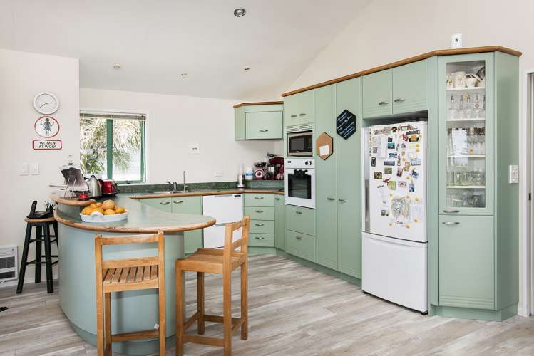 64 Moana Road Okitu_5