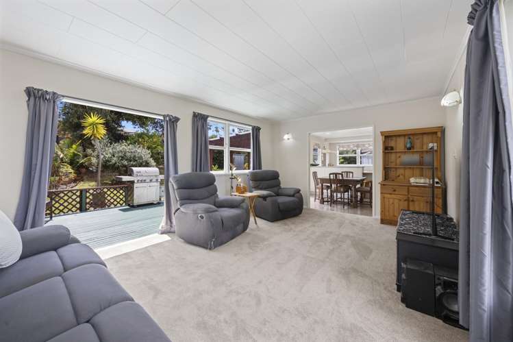 38 Chatsworth Crescent Pakuranga Heights_2