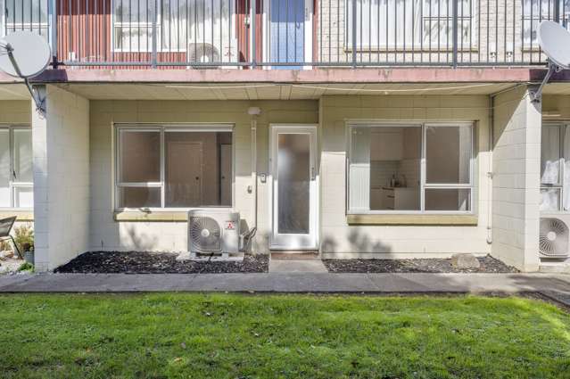 2 Bedrooms with 1 Bathroom- Water included