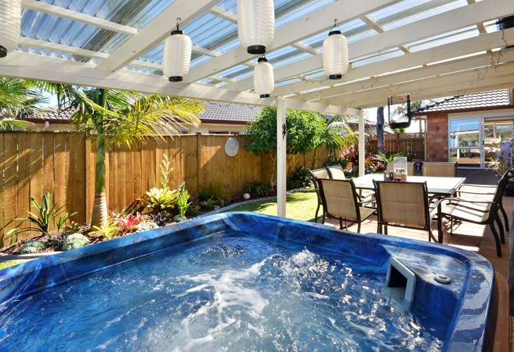 38 Belfry Place Wattle Downs_1