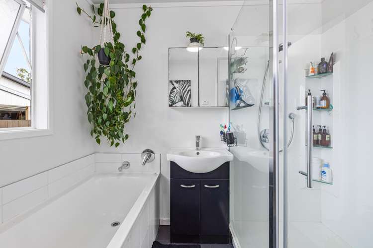 29 Amorino Drive Red Beach_13