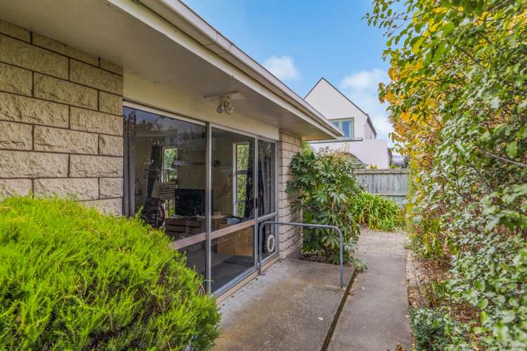2 & 3/76 Ruskin Street Addington_14