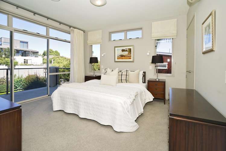 138 Lake Crescent Hamilton Lake_9