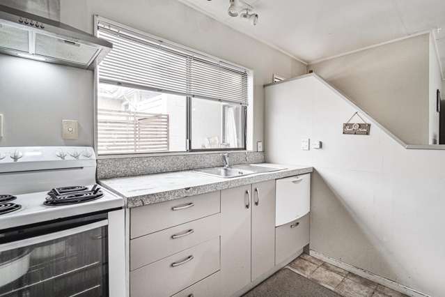 2/708 Terrace Road Parkvale_1