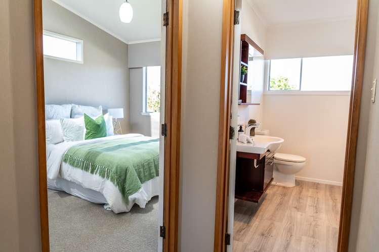 15 Naylor Street Hamilton East_12