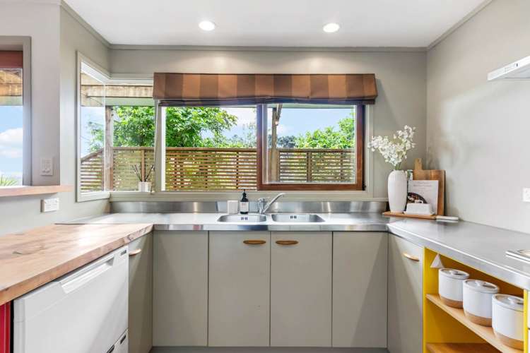 20 Oruamo Place Beach Haven_14