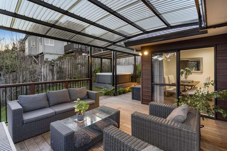 1/6 Honeysuckle Lane Mairangi Bay_5