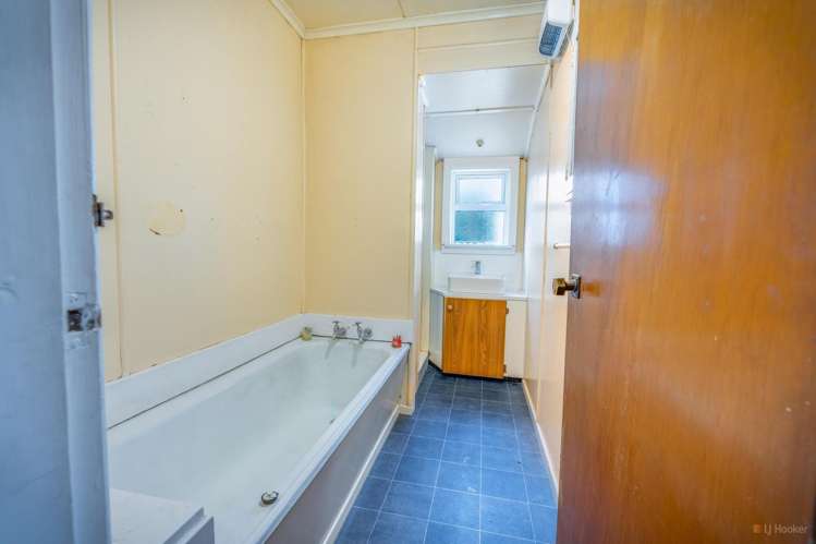 72 MacDonald Street Marchwiel_13
