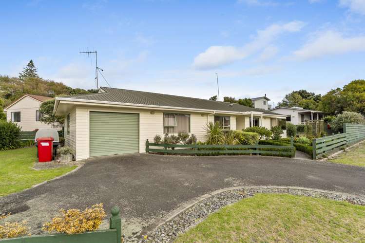 41 Koromiko Street Otaki Beach_21