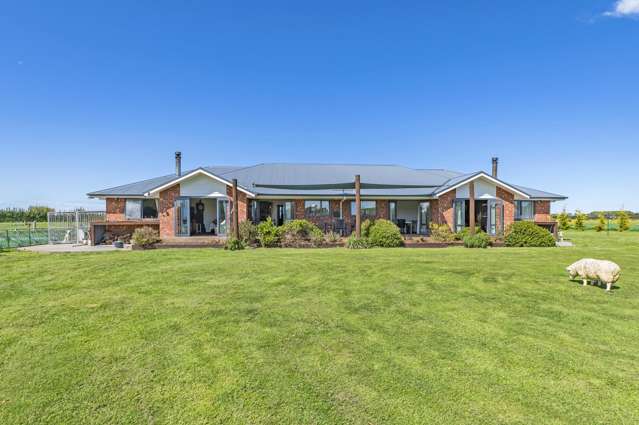 Modern lifestyle opportunity with duplex living