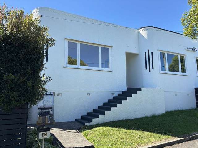 Charming, Sunny Art Deco Duplex