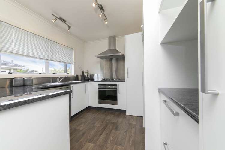 22a Tahi Terrace Glen Eden_13