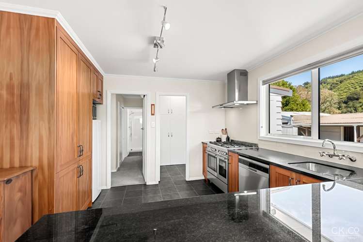 71 Holdsworth Avenue Trentham_5