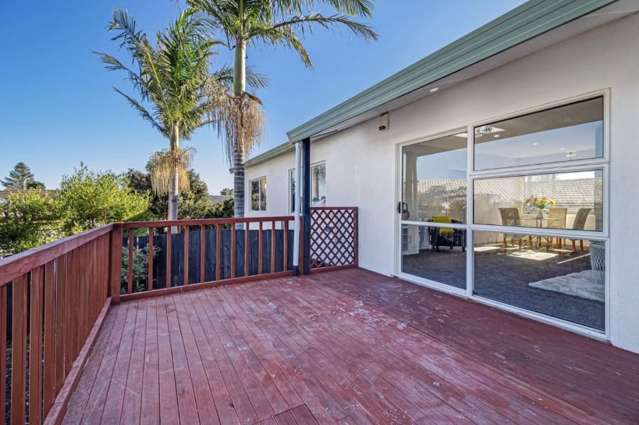 8B Anglers Way Wattle Downs_1