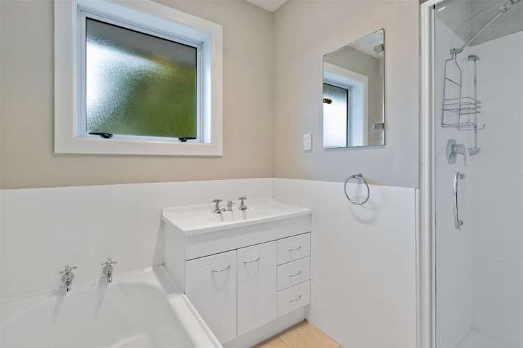 46 Charles Upham Avenue Hillmorton_10