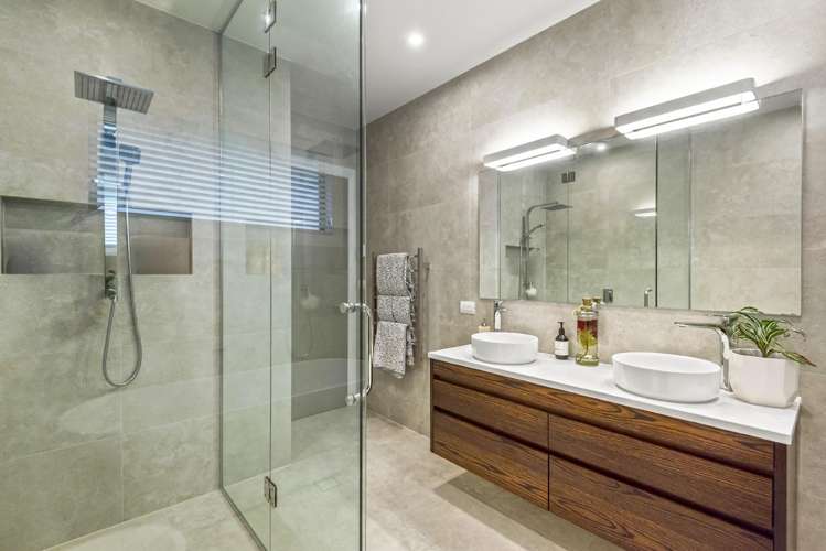 67 Grayson Road Wainui_17