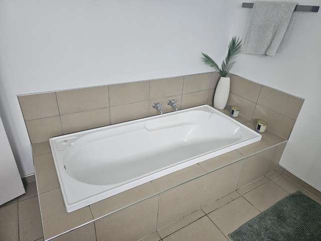 1b Cassino Crescent Onekawa_2