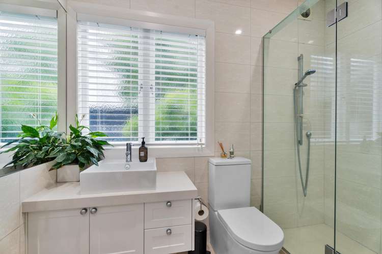 16 Golf Road Epsom_33