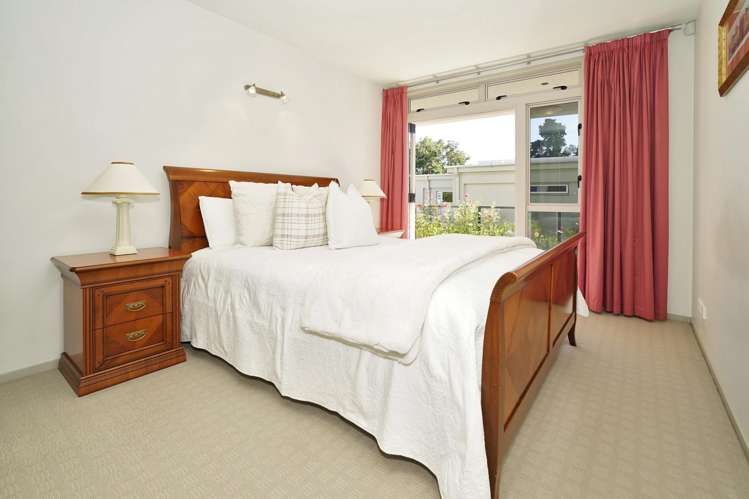 138 Lake Crescent Hamilton Lake_17