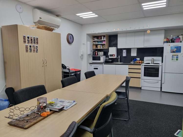 Whole Ground Floor, 45 Rugby Street Te Aro_6
