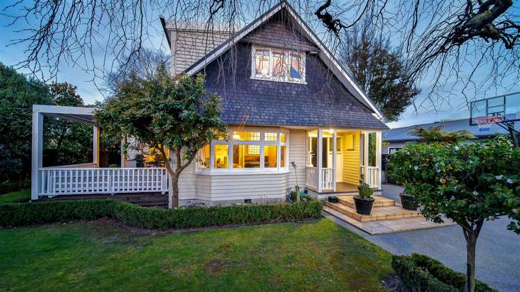 100 Idris Road Bryndwr_31