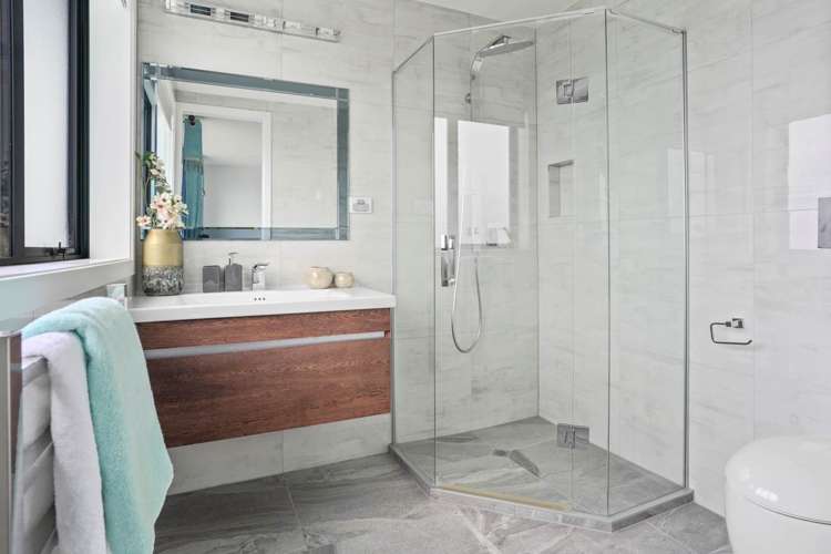 13 Seaview Road Castor Bay_24