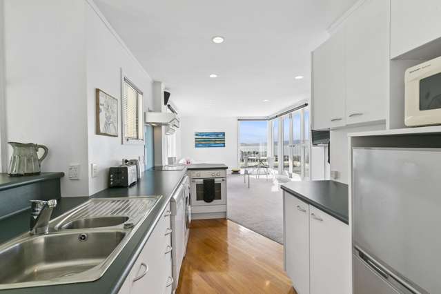 31/125 Grant Road Thorndon_4