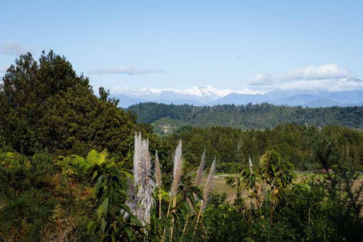27 Alpine View Hokitika_13