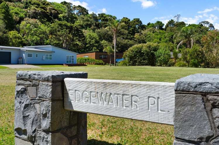 8 & 10 Edgewater Place Matapouri_6