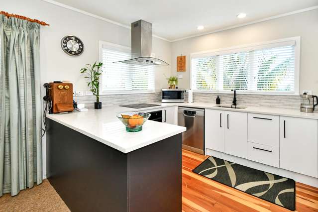 21 Clark Road Pahurehure_3