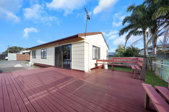 PAPATOETOE HOME FOR AUCTION