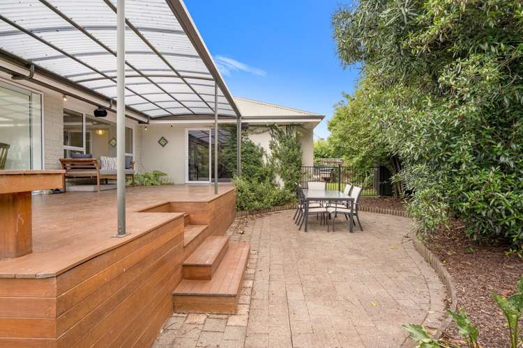 10 Neale Avenue Stoke_6