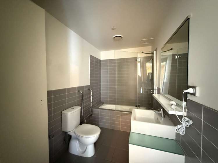 18 Beach Road Auckland Central_11