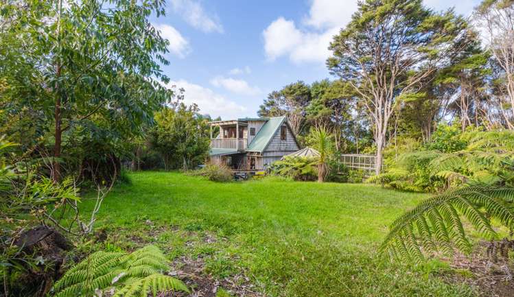 627 Huia Road Parau_16