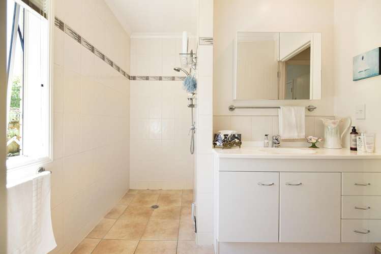 4/4 Ann Street Victoria_13