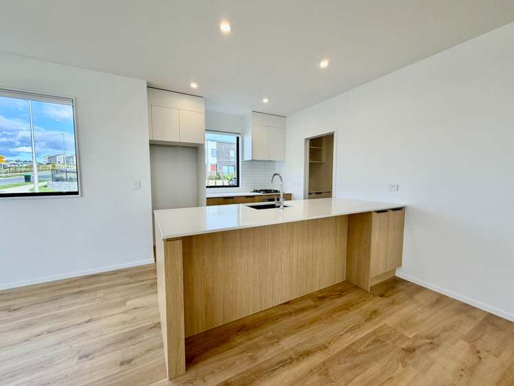1 Karamu Street Flat Bush_5