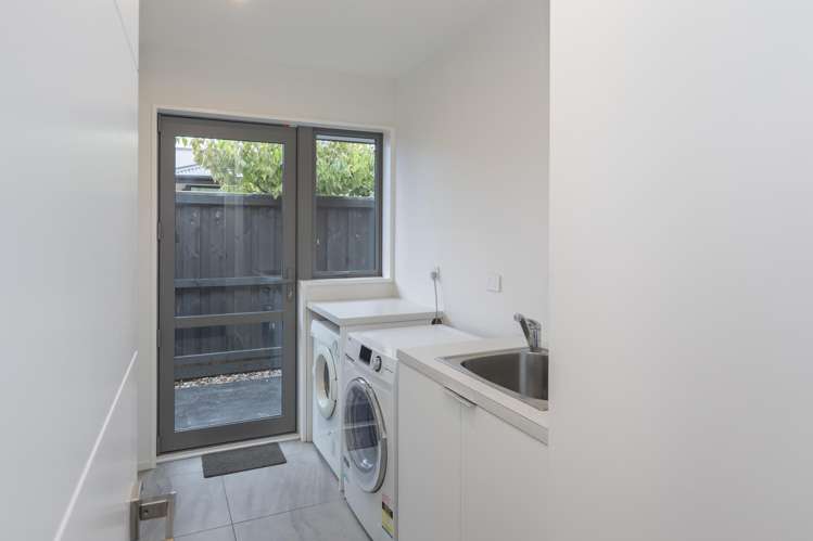 8 Carnaveron Drive Lincoln_18