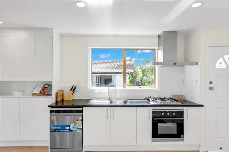 1/93 Archmillen Avenue Pakuranga Heights_5