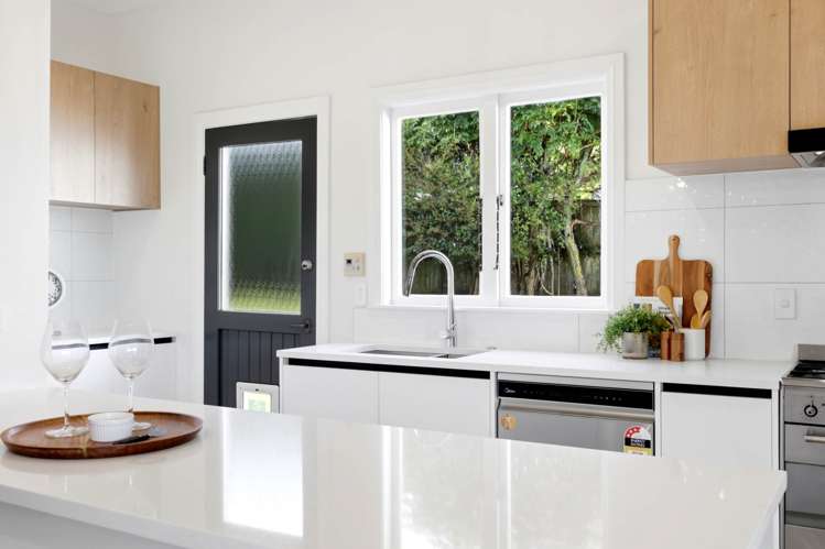 13 Eastvale Close Greenhithe_13