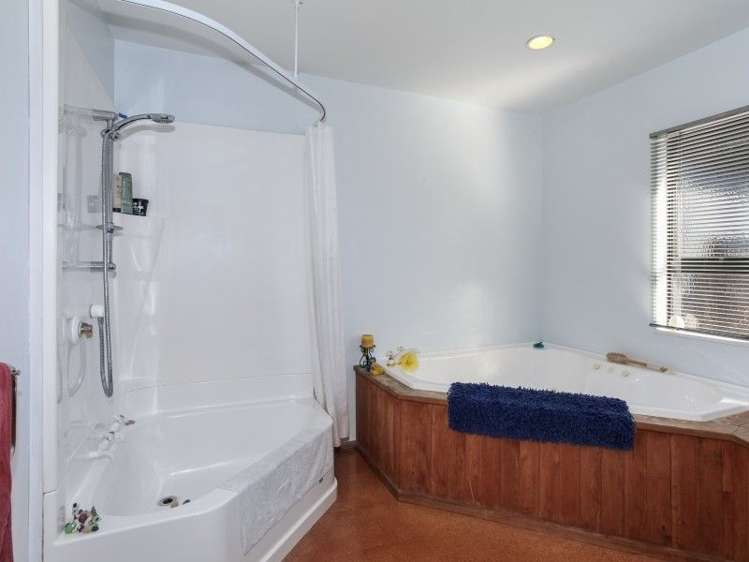 18 Kath Henry Lane Drury_12