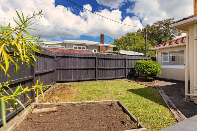 43 Eastglen Road Glen Eden_18