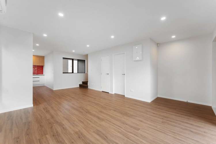 2/21 Peachgrove Road Te Atatu Peninsula_4