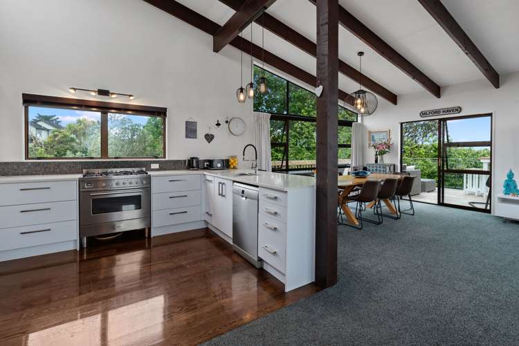 17 Chatham Avenue Paremoremo_8