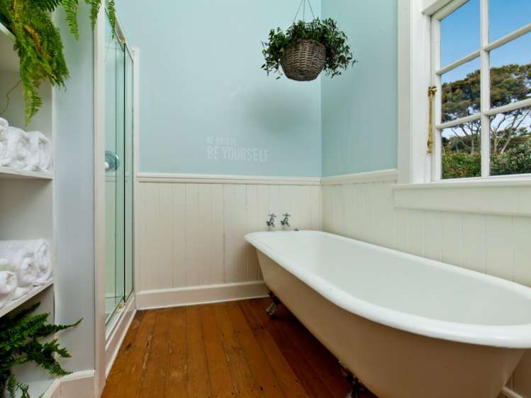 27 Bernard Magnus Lane Greenhithe_17