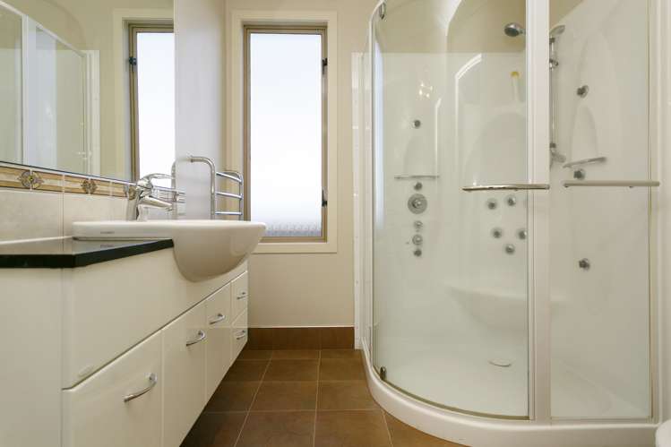 2/144 Lake Terrace Taupo_18