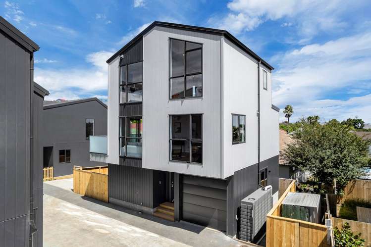 30C Tomintoul Place Highland Park_33