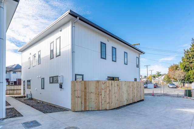 Brand New in Hamilton East